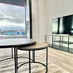 Apartament At 37 Citygate *